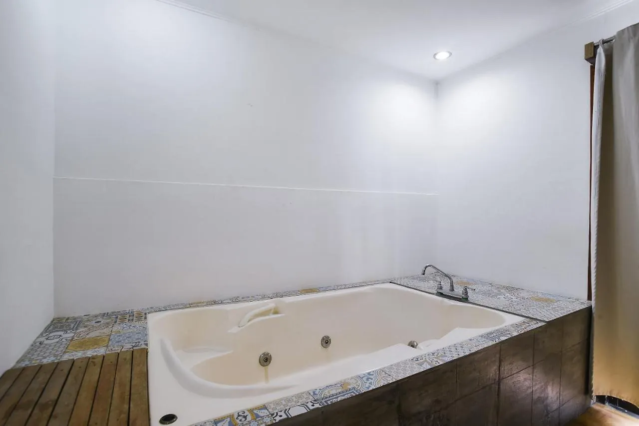 ** Отель Oyo 472 Poleng Villa Анхелес Филиппины
